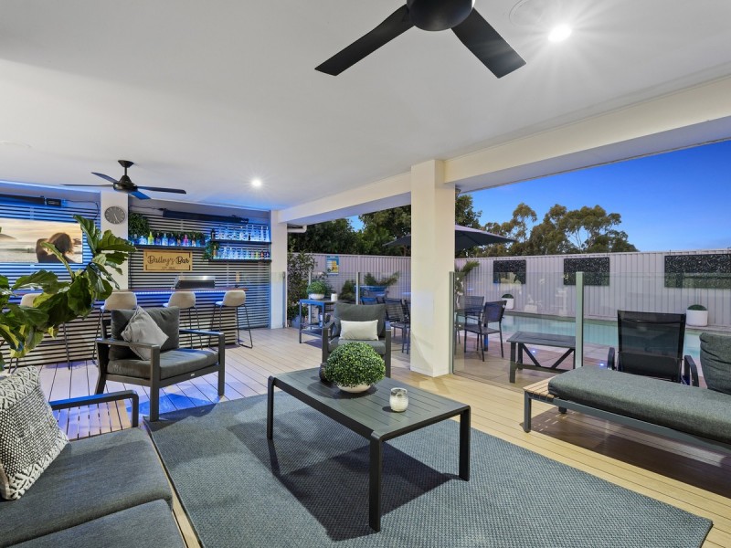 26 Fletcher Crescent, Pacific Pines QLD 4211