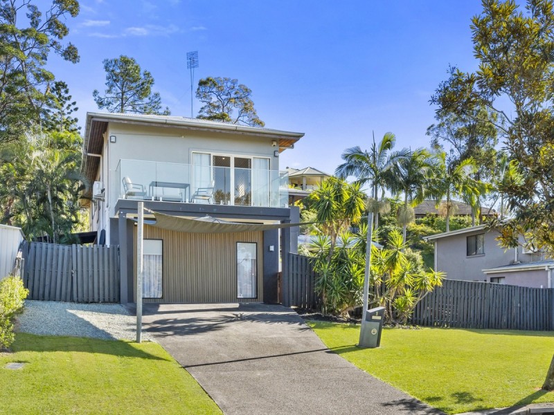 1 Hemes Close, Pacific Pines QLD 4211