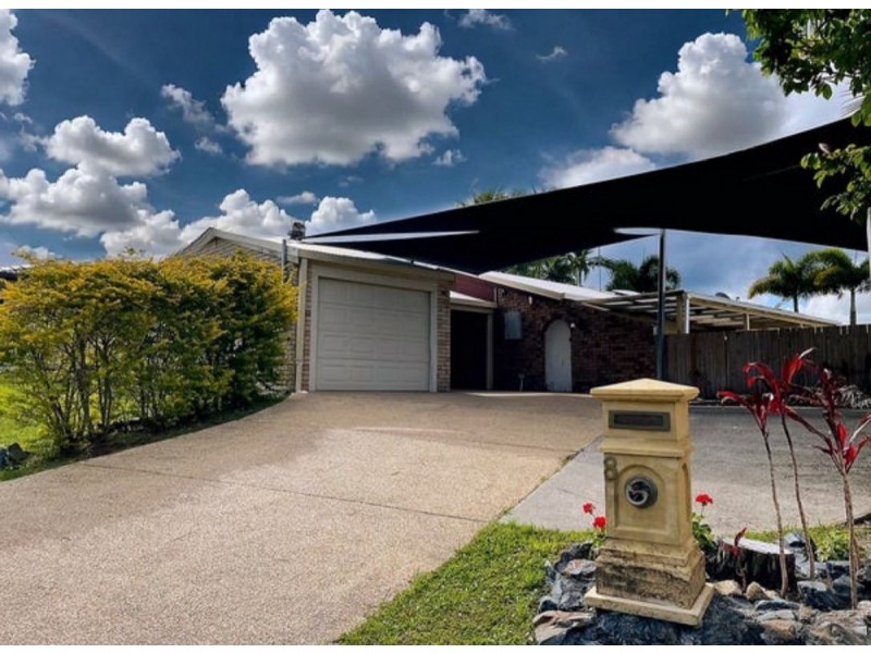 8 Ardlethan Court, Helensvale QLD 4212