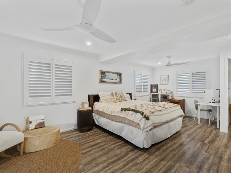 18 Eingana Street, Hope Island QLD 4212