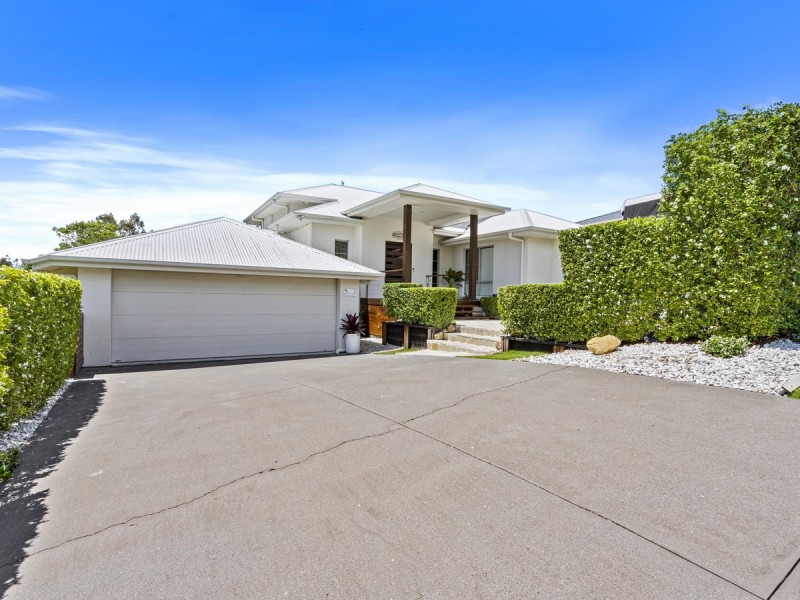 3 Rapa Court, Pacific Pines QLD 4211