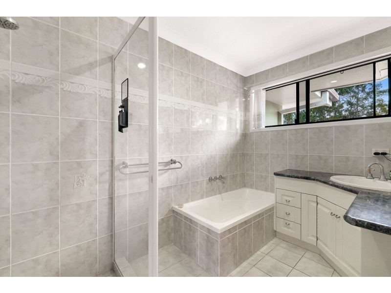 63 Highvale Drive, Helensvale QLD 4212