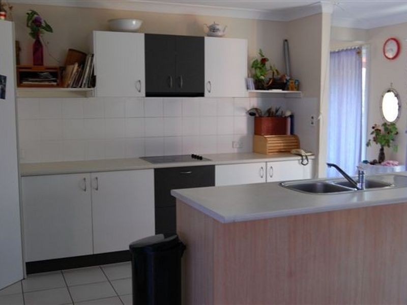 8 Easter Crescent, Pacific Pines QLD 4211