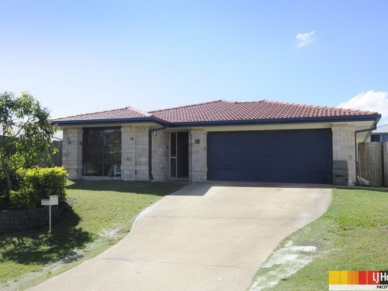 7 Irvine Street, Pacific Pines QLD 4211