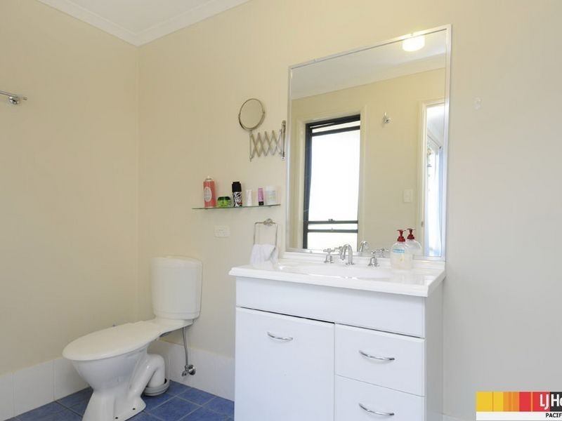 7 Irvine Street, Pacific Pines QLD 4211