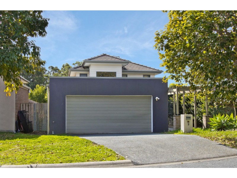 9 Pacific Place, Pacific Pines QLD 4211