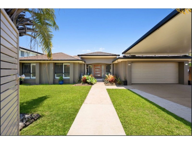 41 Maltravers Drive, Arundel QLD 4214