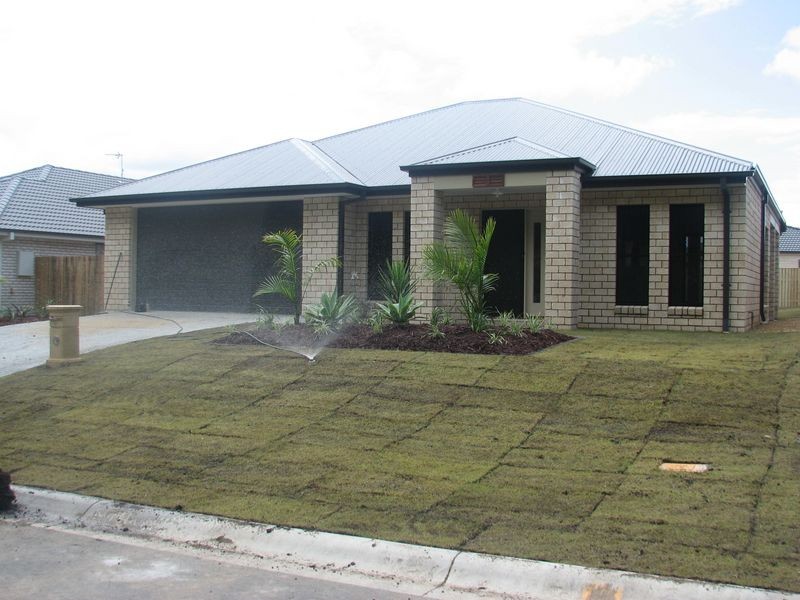 68 Aldgate Crescent, Pacific Pines QLD 4211