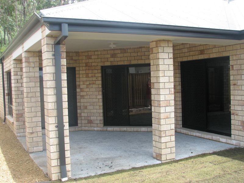 68 Aldgate Crescent, Pacific Pines QLD 4211