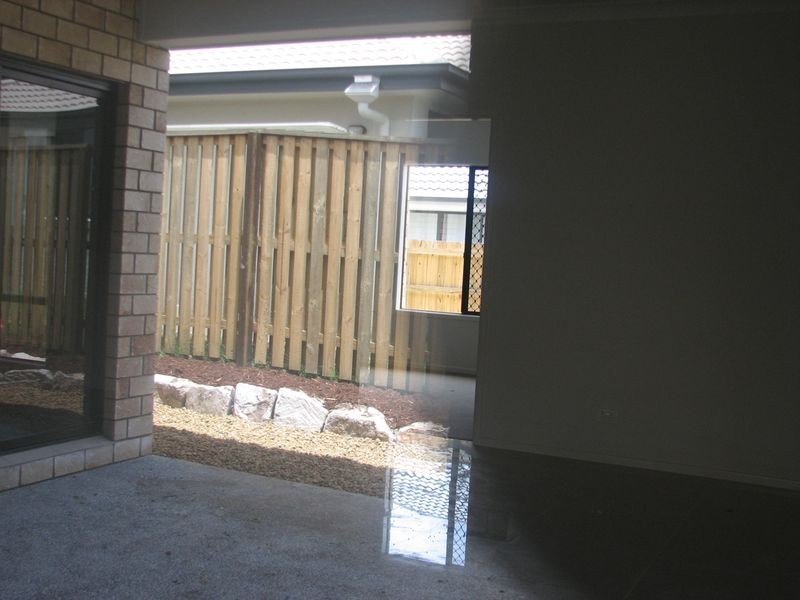 68 Aldgate Crescent, Pacific Pines QLD 4211