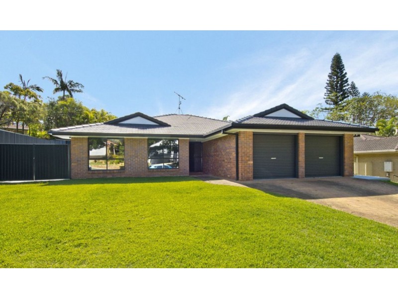 17 Pacific Pines Boulevard, Pacific Pines QLD 4211