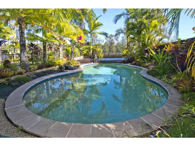 25 Edgeworth Place, Helensvale QLD 4212