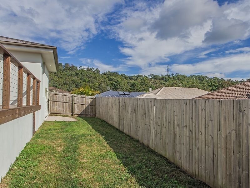 11 Roper Street, Pacific Pines QLD 4211