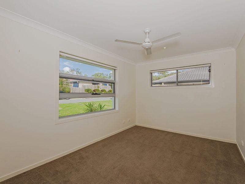 11 Roper Street, Pacific Pines QLD 4211