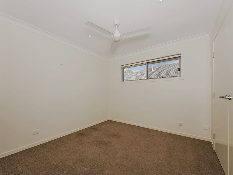 11 Roper Street, Pacific Pines QLD 4211