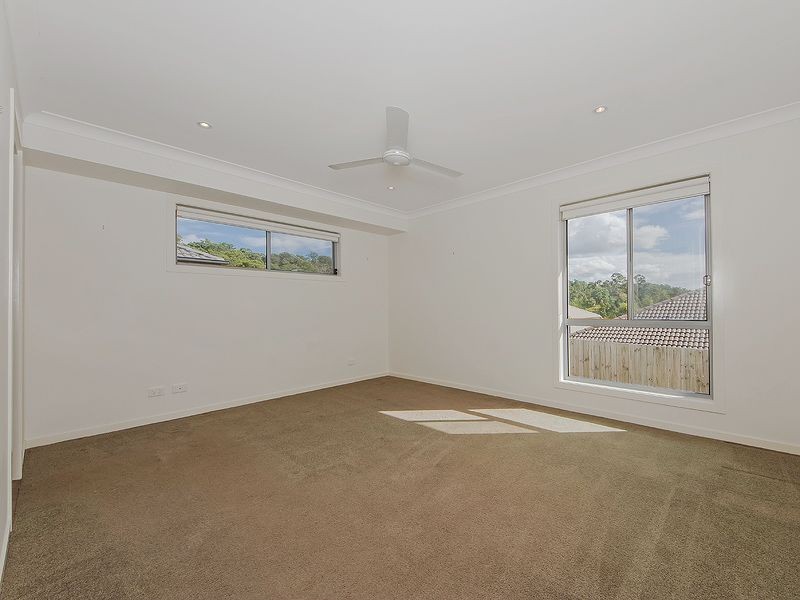 11 Roper Street, Pacific Pines QLD 4211