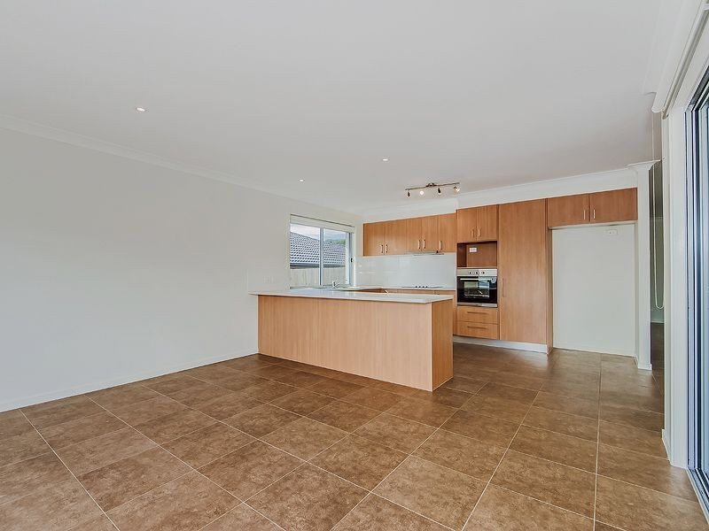 11 Roper Street, Pacific Pines QLD 4211