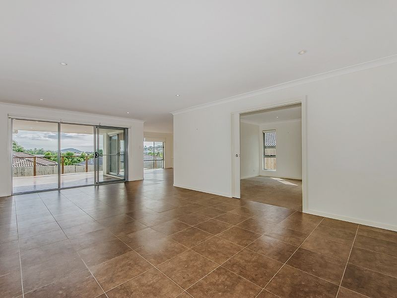 11 Roper Street, Pacific Pines QLD 4211
