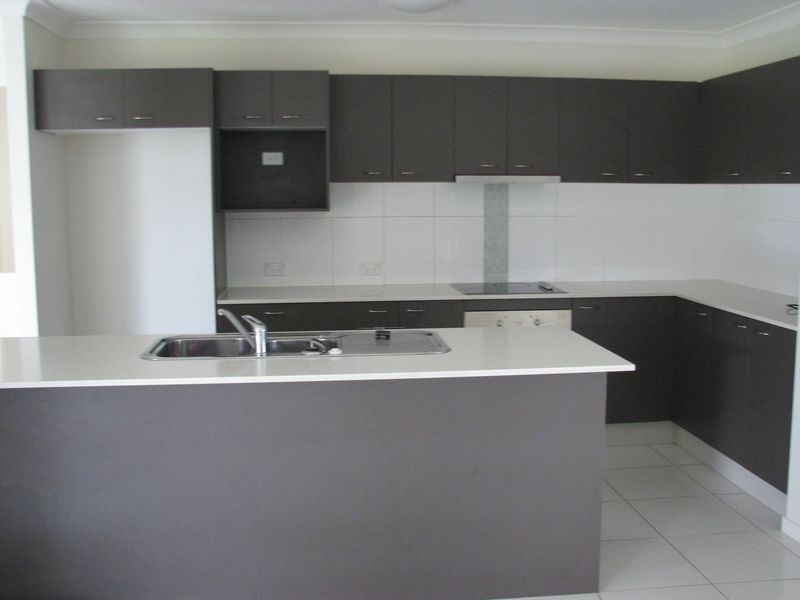 12 Willunga Street, Pacific Pines QLD 4211