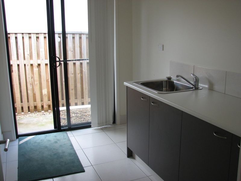 12 Willunga Street, Pacific Pines QLD 4211