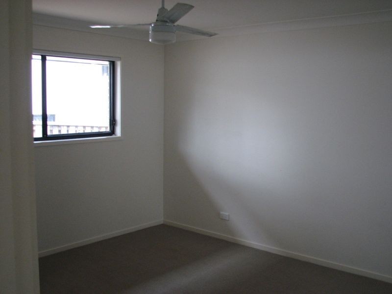 12 Willunga Street, Pacific Pines QLD 4211