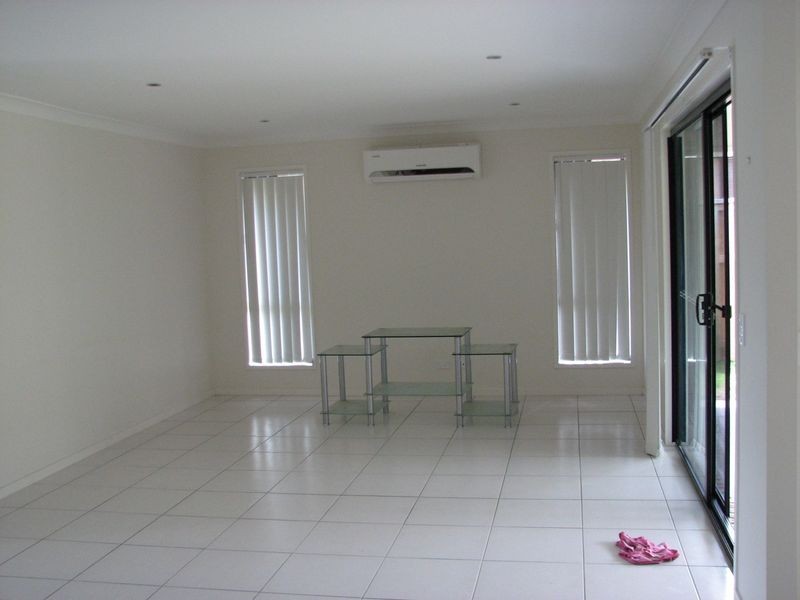 12 Willunga Street, Pacific Pines QLD 4211