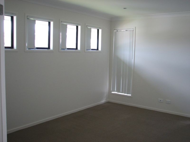 12 Willunga Street, Pacific Pines QLD 4211