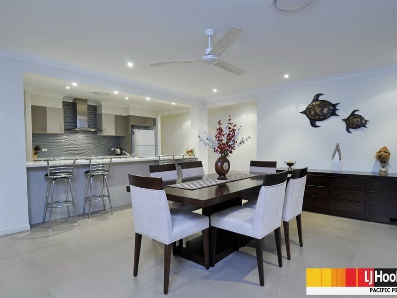 6 Huxley Court, Pacific Pines QLD 4211