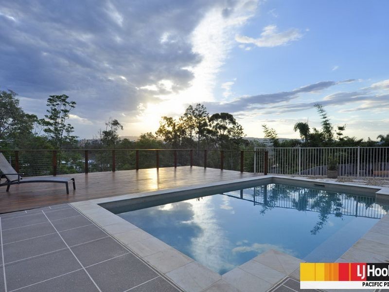 6 Huxley Court, Pacific Pines QLD 4211
