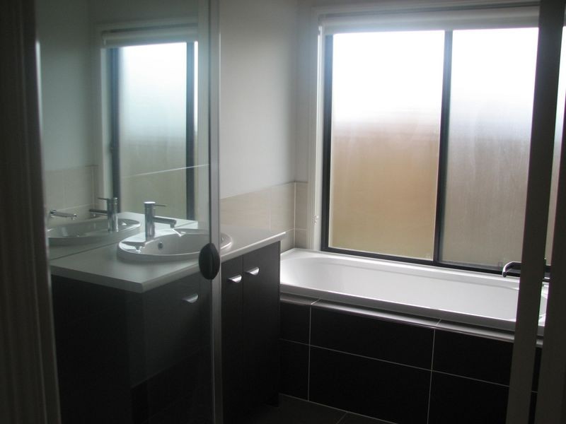 27 Homestead Circuit, Upper Coomera QLD 4209
