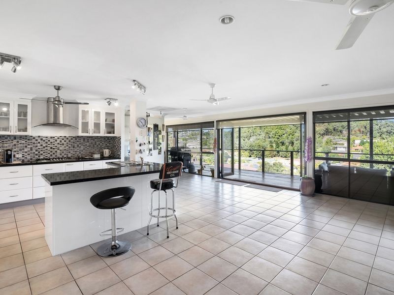 31 Manra Way, Pacific Pines QLD 4211