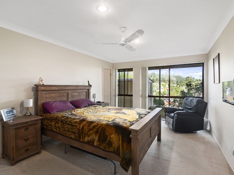 31 Manra Way, Pacific Pines QLD 4211