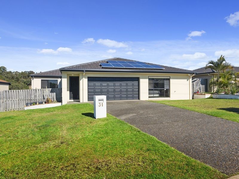 31 Manra Way, Pacific Pines QLD 4211