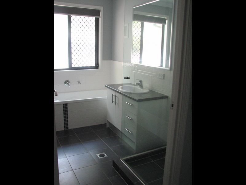 47 Gerard Street, Pacific Pines QLD 4211