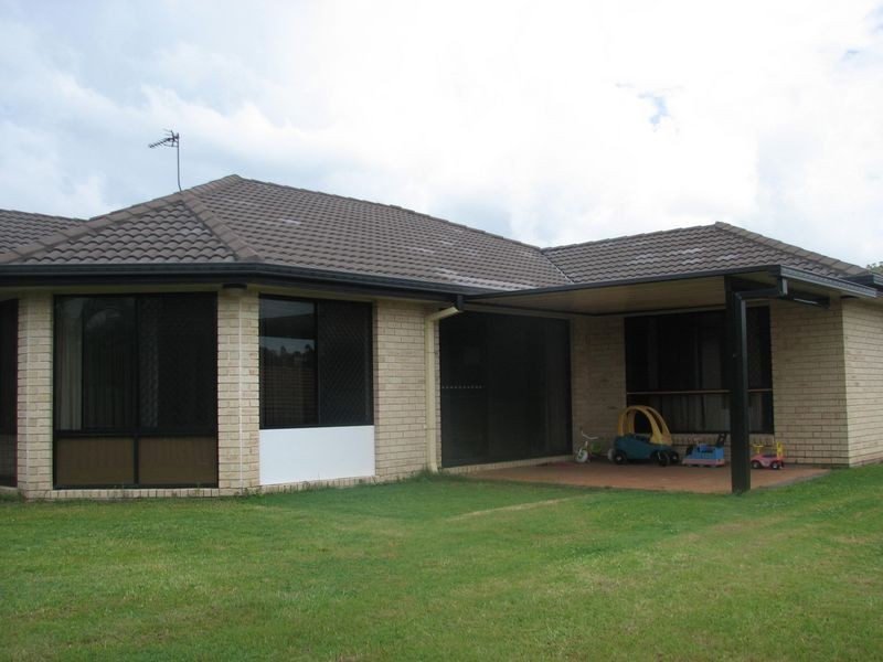 17 Pandora Crescent, Pacific Pines QLD 4211