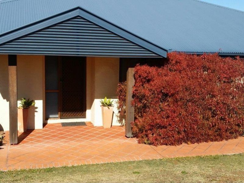 16 Huxley Court, Pacific Pines QLD 4211