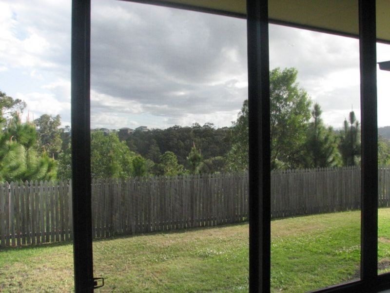 16 Huxley Court, Pacific Pines QLD 4211