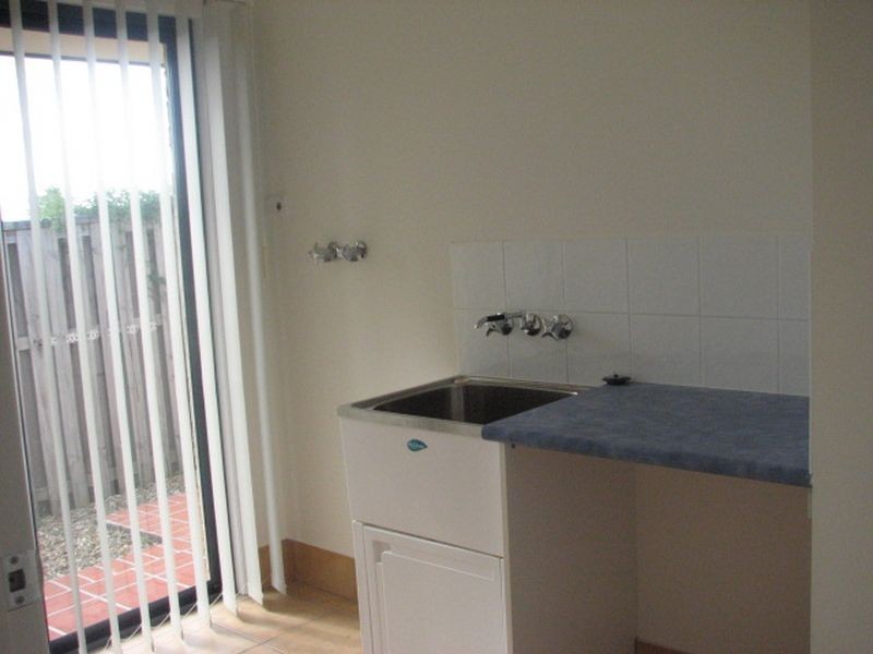 16 Huxley Court, Pacific Pines QLD 4211