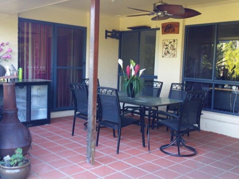 16 Huxley Court, Pacific Pines QLD 4211