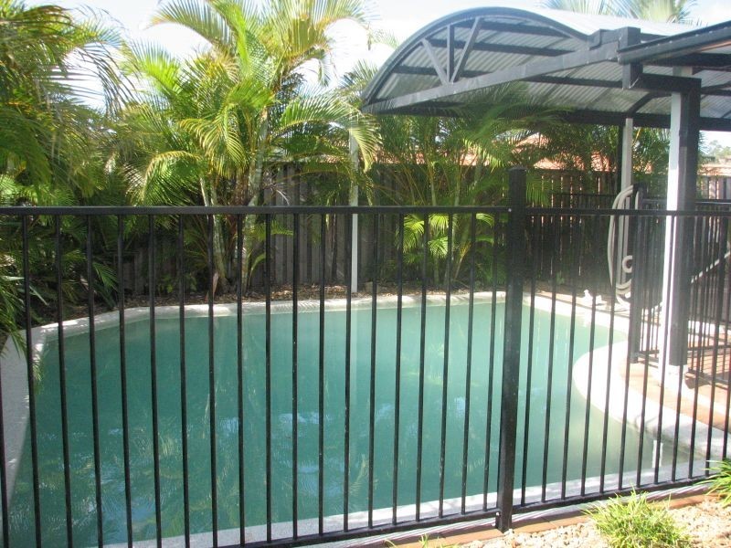 7 Cann Close, Pacific Pines QLD 4211