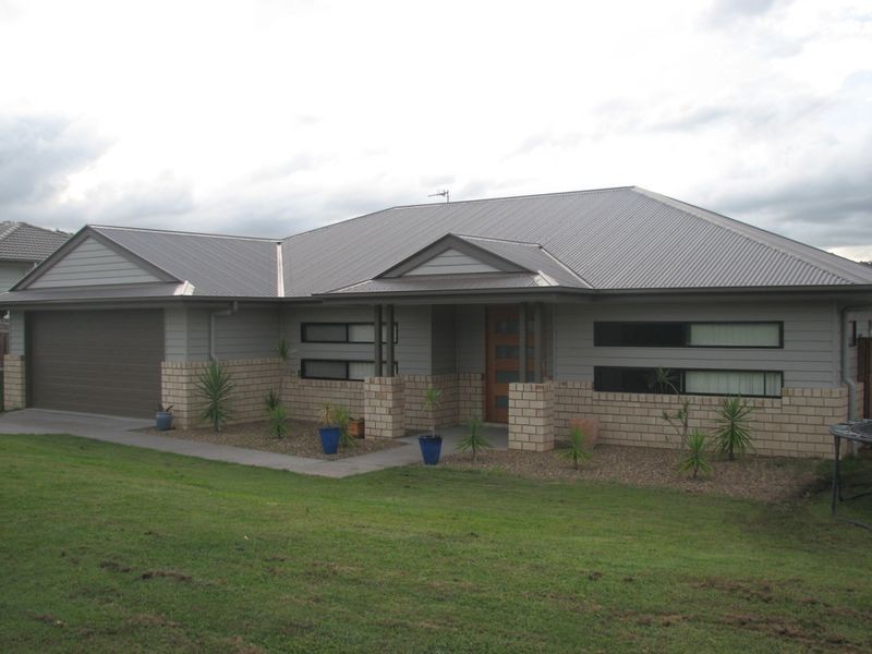 9 Willunga Street, Pacific Pines QLD 4211