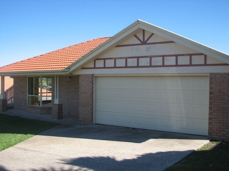 48 Manra Way, Pacific Pines QLD 4211