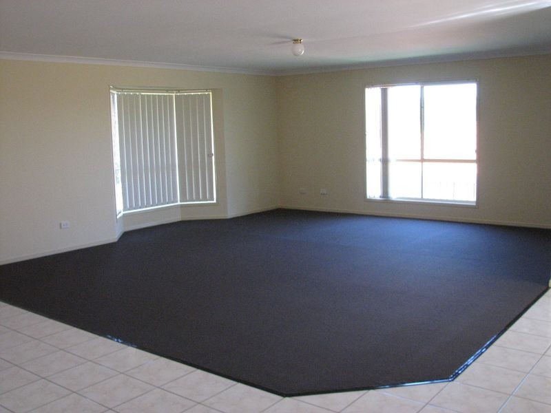 48 Manra Way, Pacific Pines QLD 4211