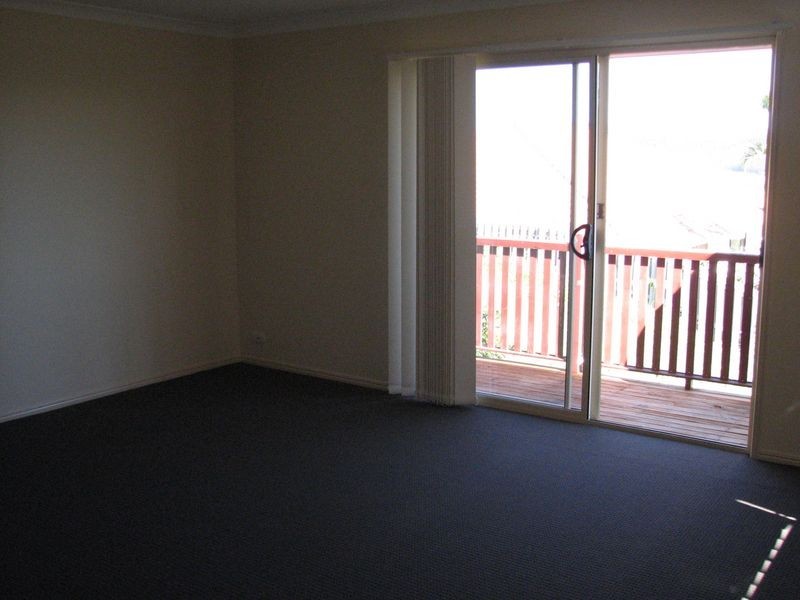 48 Manra Way, Pacific Pines QLD 4211