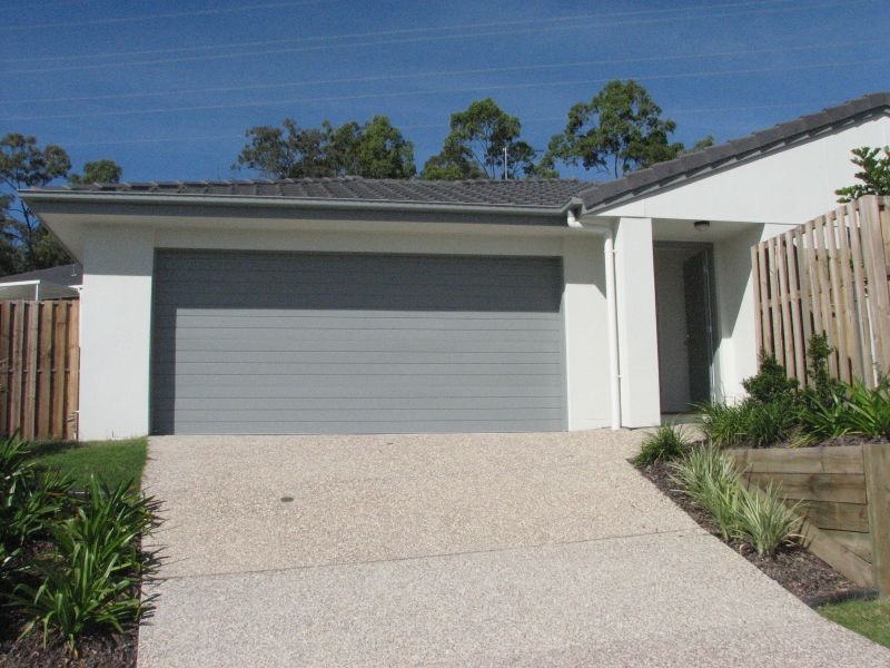 2/1 Jardine Street, Pacific Pines QLD 4211