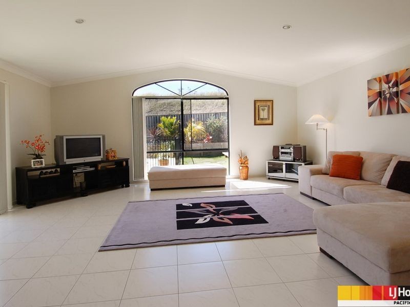 49 Bowley Street, Pacific Pines QLD 4211