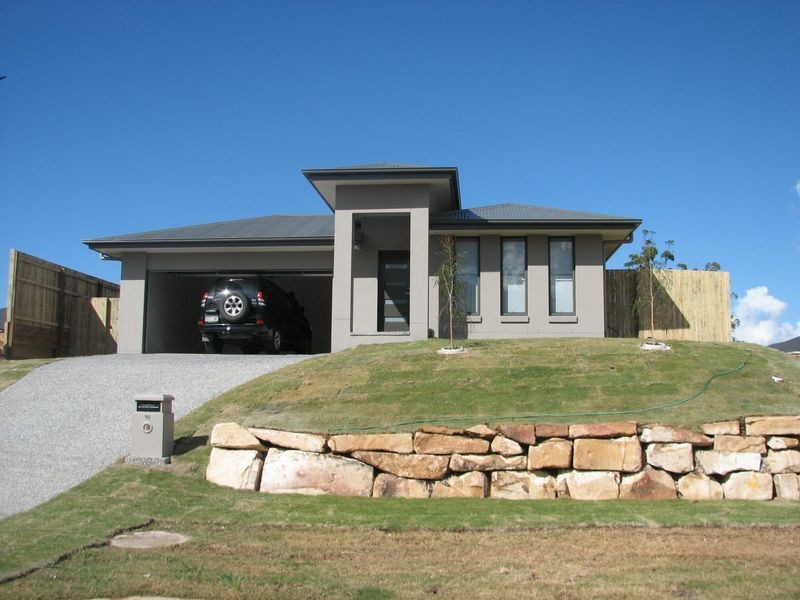 16 Fletcher Street, Pacific Pines QLD 4211