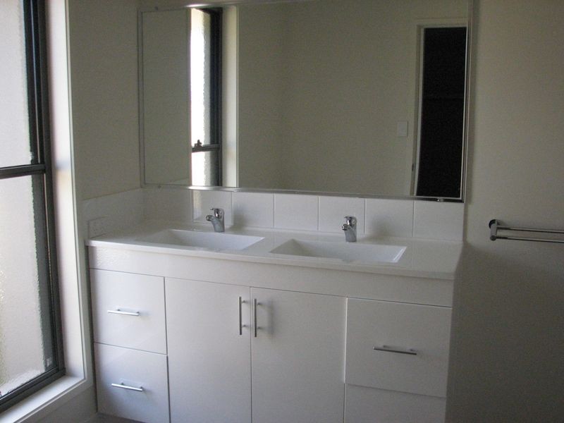 16 Fletcher Street, Pacific Pines QLD 4211