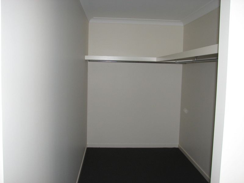 16 Fletcher Street, Pacific Pines QLD 4211