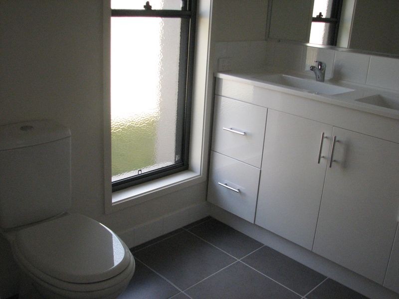 16 Fletcher Street, Pacific Pines QLD 4211